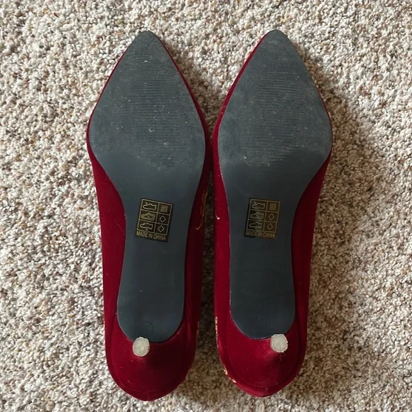 Red velvet and gold shoes - Picture 4 of 5